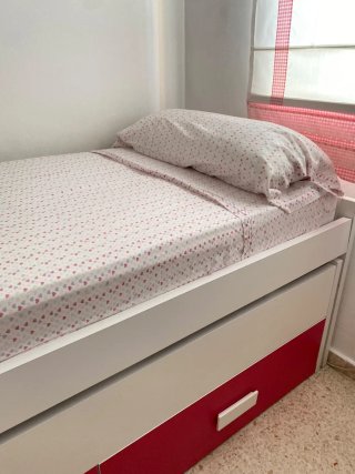 Armario modular infantil blanco y fucsia