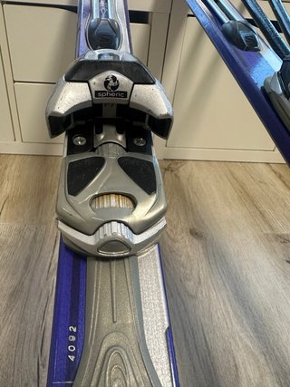 Esquís Salomon Superaxe 8L + fijaciones + bastones