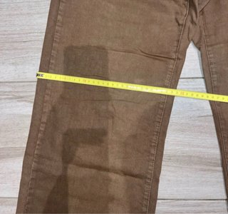 Pantalón marrón Bershka