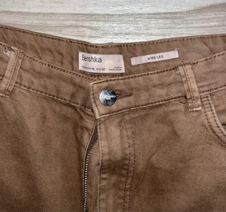 Pantalón marrón Bershka