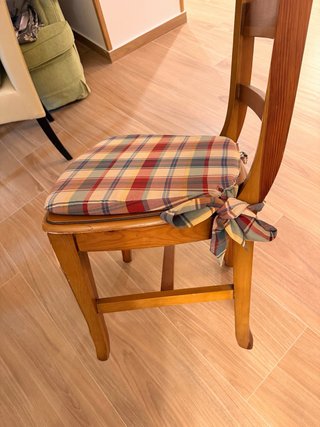 Dos sillas de Comedor de Madera
