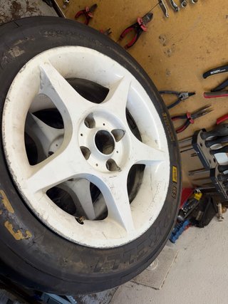 Pirelli P Zero con llantas 4x108 15