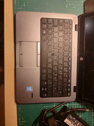 HP EliteBook 820 para piezas