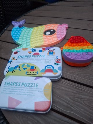 Set de 2 Puzzles de Formas y 2 Pop-its