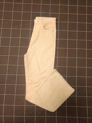 Pantalones beige acampanados talla 38