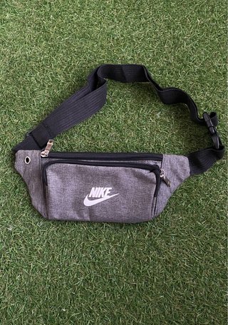 Riñonera Nike Gris