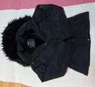 Abrigo térmico negro Stradivarius Talla L