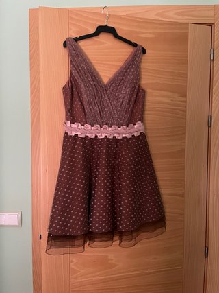 Vestido de fiesta corto con topos marrón talla 42
