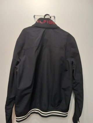 Chubasquero Tommy Hilfiger azul marino
