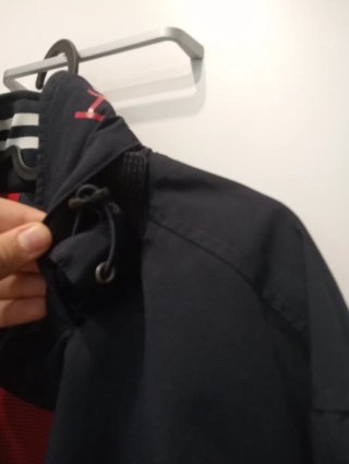 Chubasquero Tommy Hilfiger azul marino