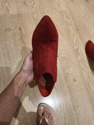 Botines de Tacón Rojo Burdeos.