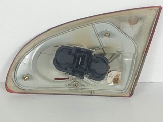PILOTO TRASERO IZQUIERDO INTERIOR - TOYOTA TOYOTA AVENSIS BERLINA (T22) 1997-2003