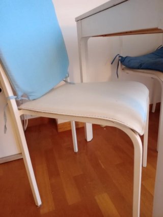 Mesa y sillas. Mesa extensible ikea blanca "Ekelad