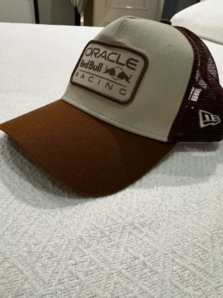 Gorra Red Bull Racing Trucker Beige/Marrón