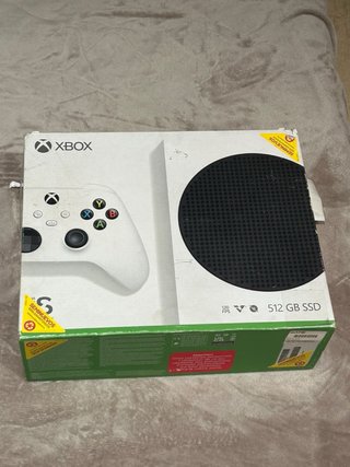 Xbox Series S con Mando Rojo