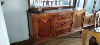 Aparador Clásico de Madera con Espejo