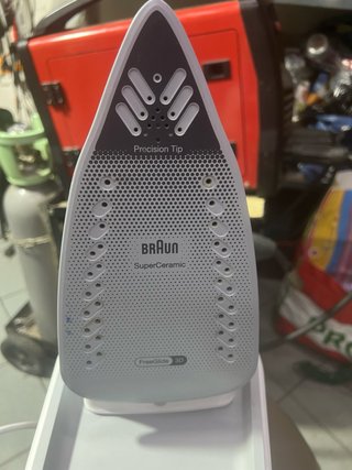 Braun Ferro da stiro a vapore e acqua continua
