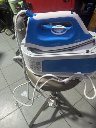 Braun Ferro da stiro a vapore e acqua continua