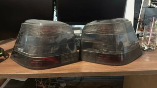 Se venden pilotos traseros hella magic Black