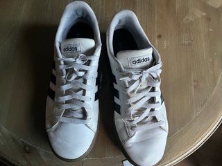 Zapatillas adidas Blancas y Negras
