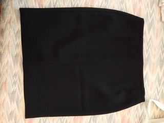 Falda negra tubo