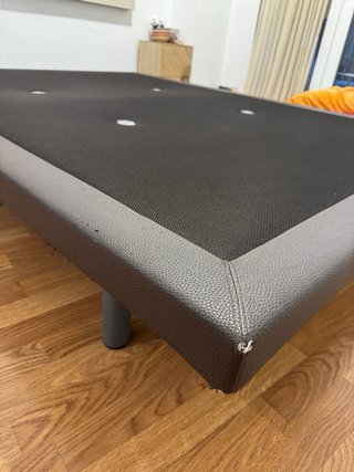 Somier tapizado 150x200cm con 7 patas