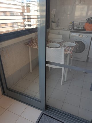 Puertas correderas aluminio gris balcon ventanal