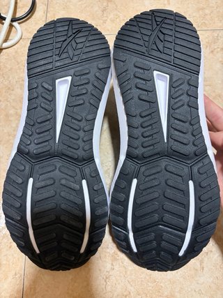 Zapatillas Deportivas Reebok Negras y Blancas