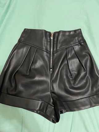 Shorts de Cuero Negros