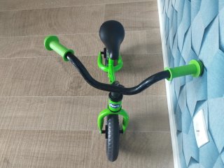 Bicicleta de equilibrio  sin pedales Chicco verde