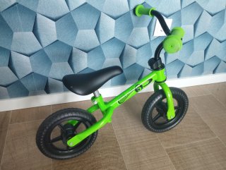 Bicicleta de equilibrio  sin pedales Chicco verde