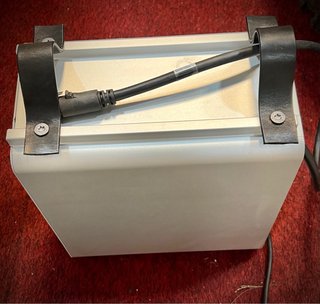 Caballete con Cargador Stark Varg Stand Charger