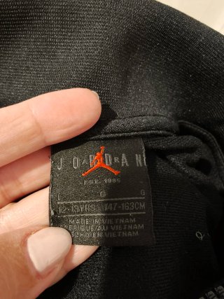 Sudadera Jordan Negra con Cremallera