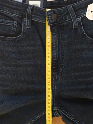 Pantalones vaqueros Levis NUEVOS CON ETIQUETAS