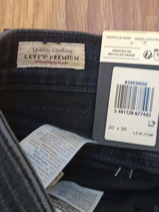 Pantalones vaqueros Levis NUEVOS CON ETIQUETAS