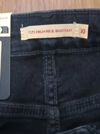 Pantalones vaqueros Levis NUEVOS CON ETIQUETAS