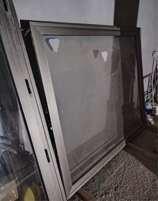 Puerta y 2 ventanas para local comercial