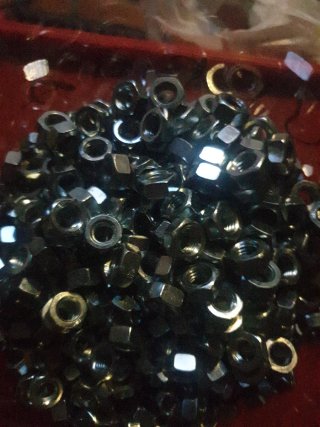 1500 Tuercas M8