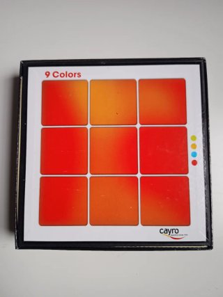 Juego de mesa educativo "9 Colors" de Cayro