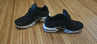 Zapatillas Nike Air TN Negras(38.5).