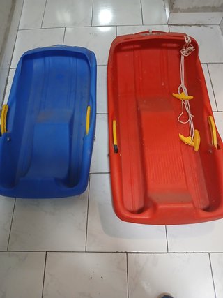 2 Trineos de Plástico