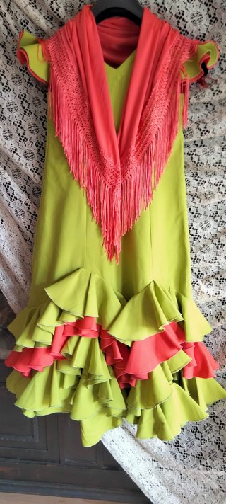 Traje de Flamenca con Mantoncillo (7-9 años)