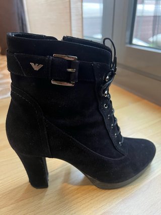 Botines Emporio Armani de Ante Negros talla 36