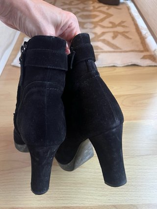 Botines Emporio Armani de Ante Negros talla 36