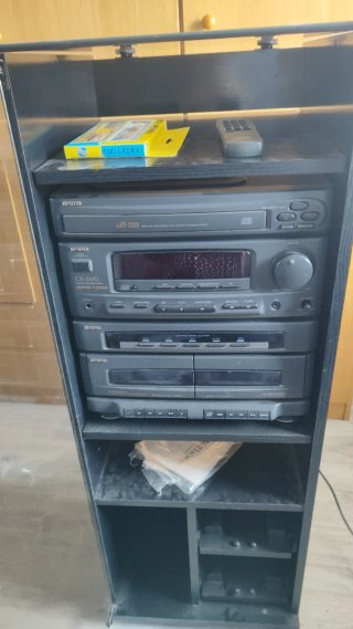 Minicadena Aiwa CX-Z670 y su mueble