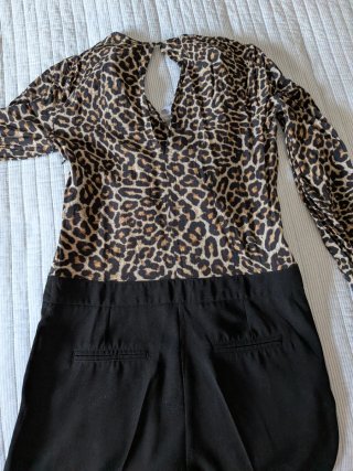 Mono Animal Print con Pantalón Negro