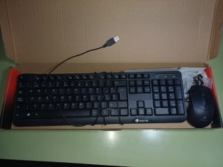 Teclado + ratón NGS nuevos + Hub USB + monitor Ben