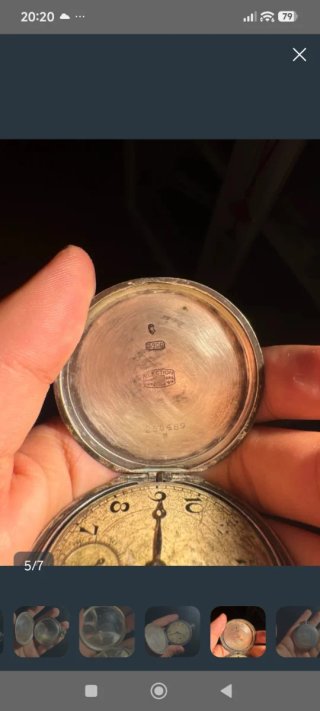 Reloj de bolsillo antiguo de plata