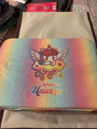 Estuche maquillaje unicornio arcoíris