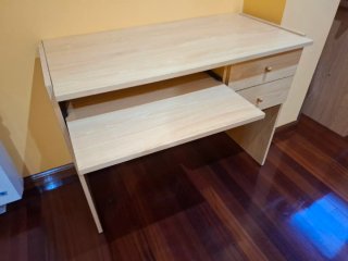 Conjunto de Escritorio y Silla de Madera